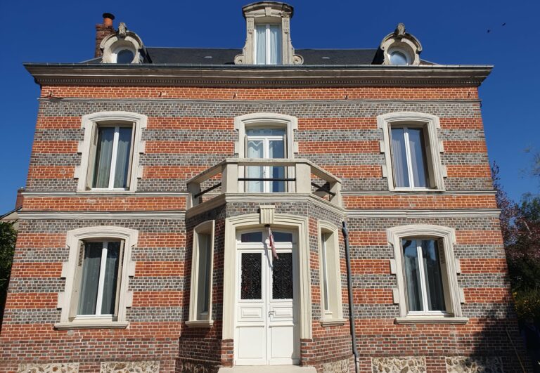 Maison de Maître en plein centre ville de Bernay