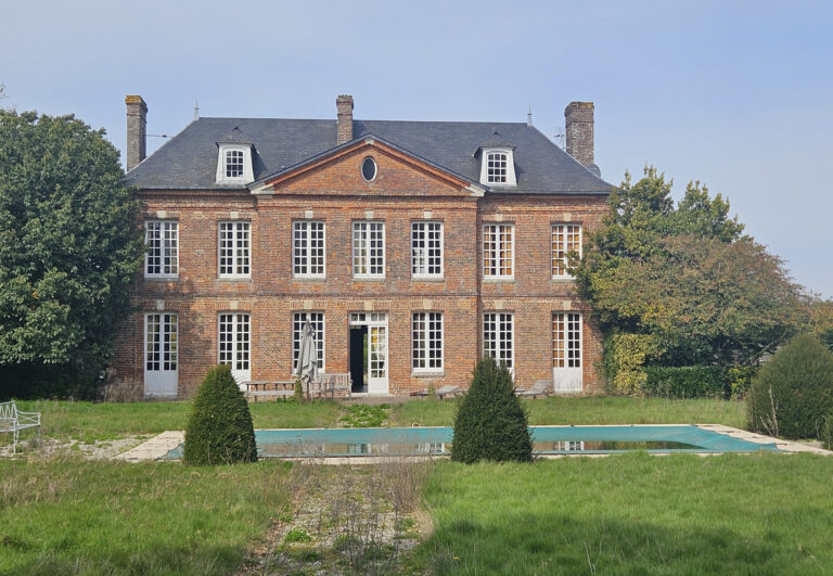 Maison de Maître, située à 10 minutes de Honfleur.